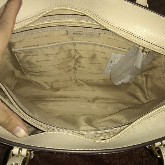 NWT MK VOYAGER - Picture 3 of 5